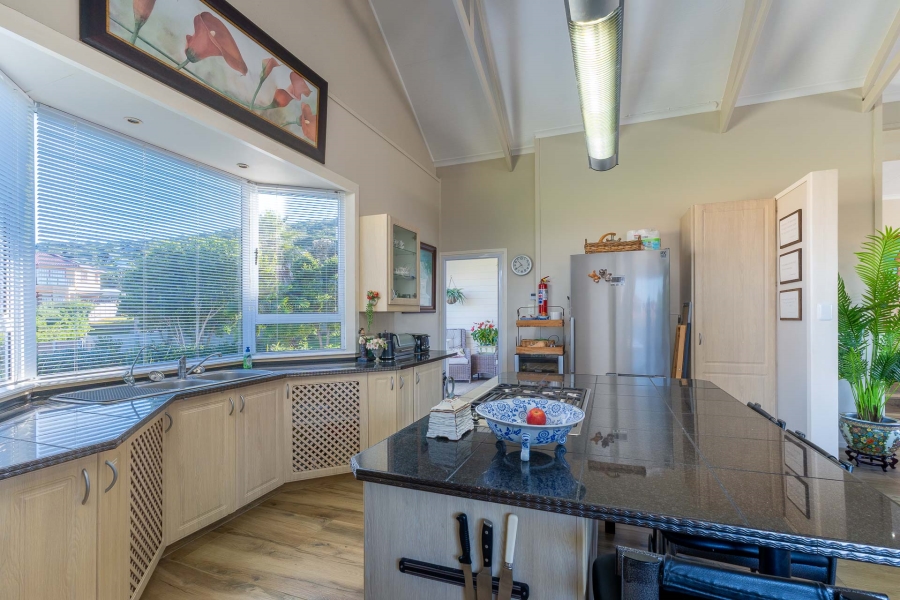 5 Bedroom Property for Sale in Outeniqua Strand Western Cape